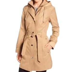London Fog Classic Camel Belted Snap Front Optional Hood‎ Trench Coat